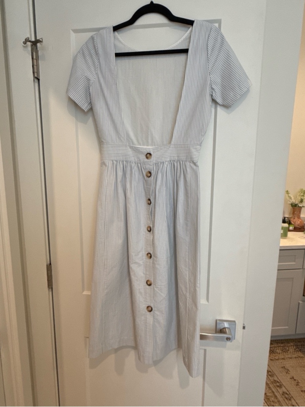 Sezane Seersucker Short-Sleeve Midi Dress - Picture 4 of 4